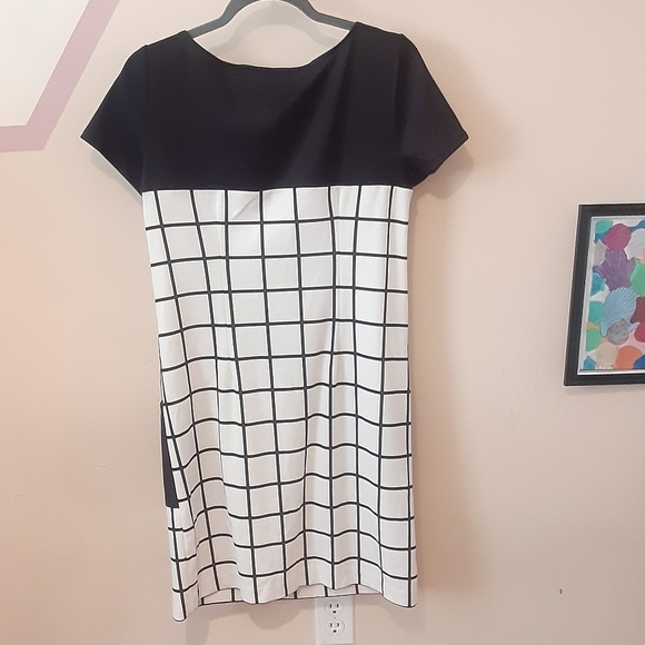 New York & Company Short Sleeve Dress - Picture 5 of 7